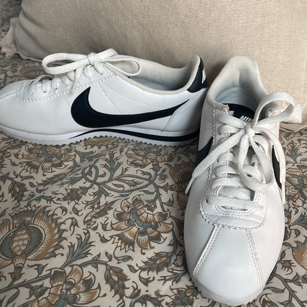 Nike - Picture 2 of 2